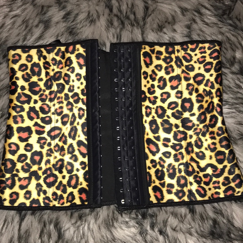Waist Trainer *NWOT*